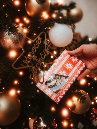 Nejlepší dárky jsou ty, které se dělají s láskou. 💝 Naše ručně vyráběná čokoláda potěší nejen chuťové pohárky, ale i...